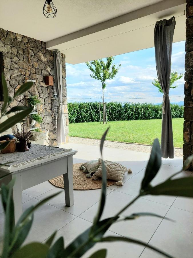 Vineyard Cottage Lan Na Hribu Semic Exteriér fotografie