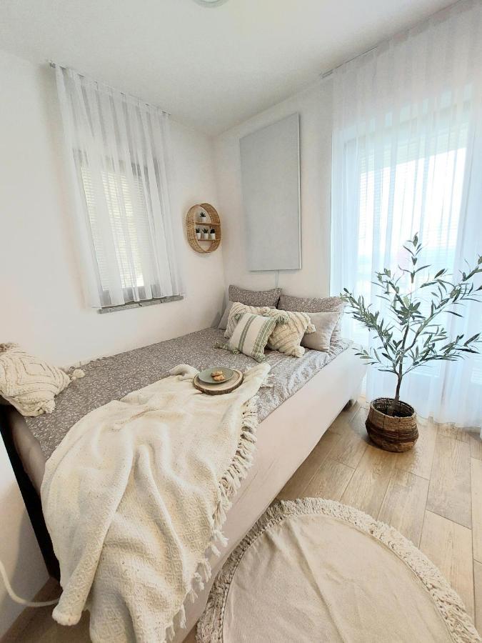 Vineyard Cottage Lan Na Hribu Semic Exteriér fotografie
